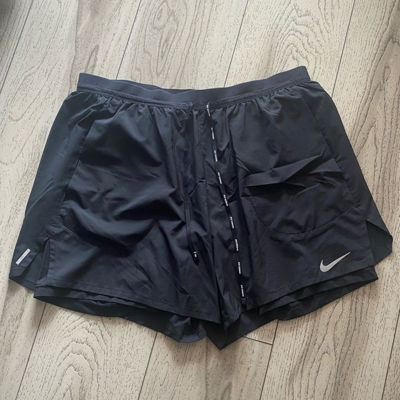 Nike Men’s Black Flex Stride 5” Athletic Shorts - Picture 14 of 14